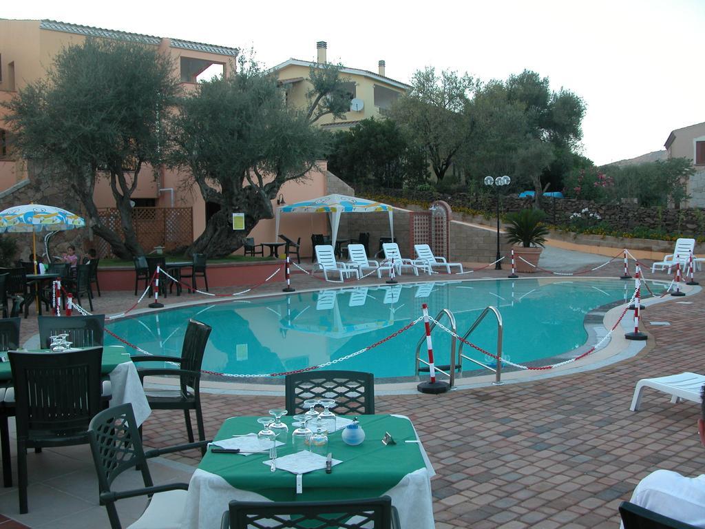 Aparthotel Li Troni Budoni Exterior foto