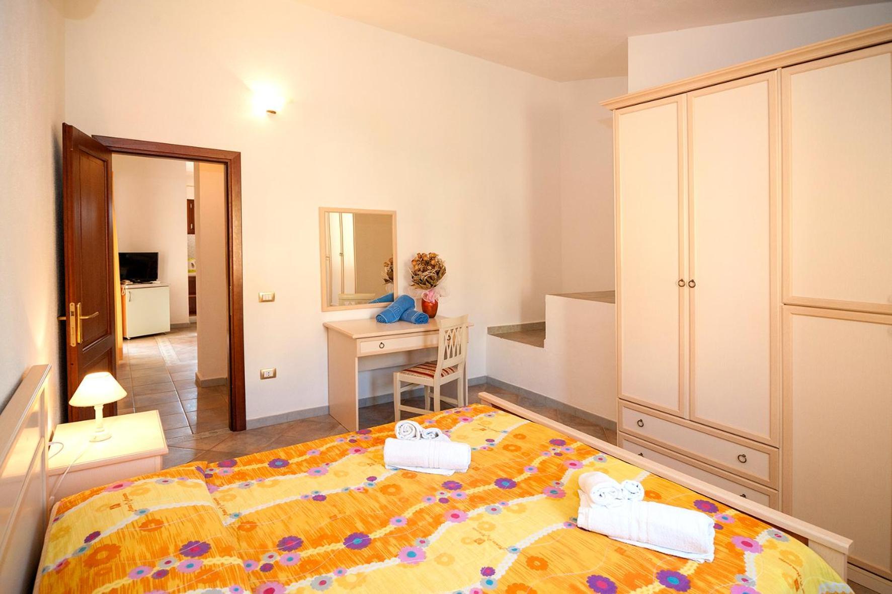 Aparthotel Li Troni Budoni Exterior foto