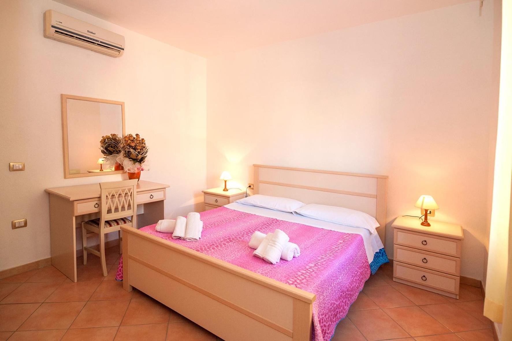 Aparthotel Li Troni Budoni Exterior foto