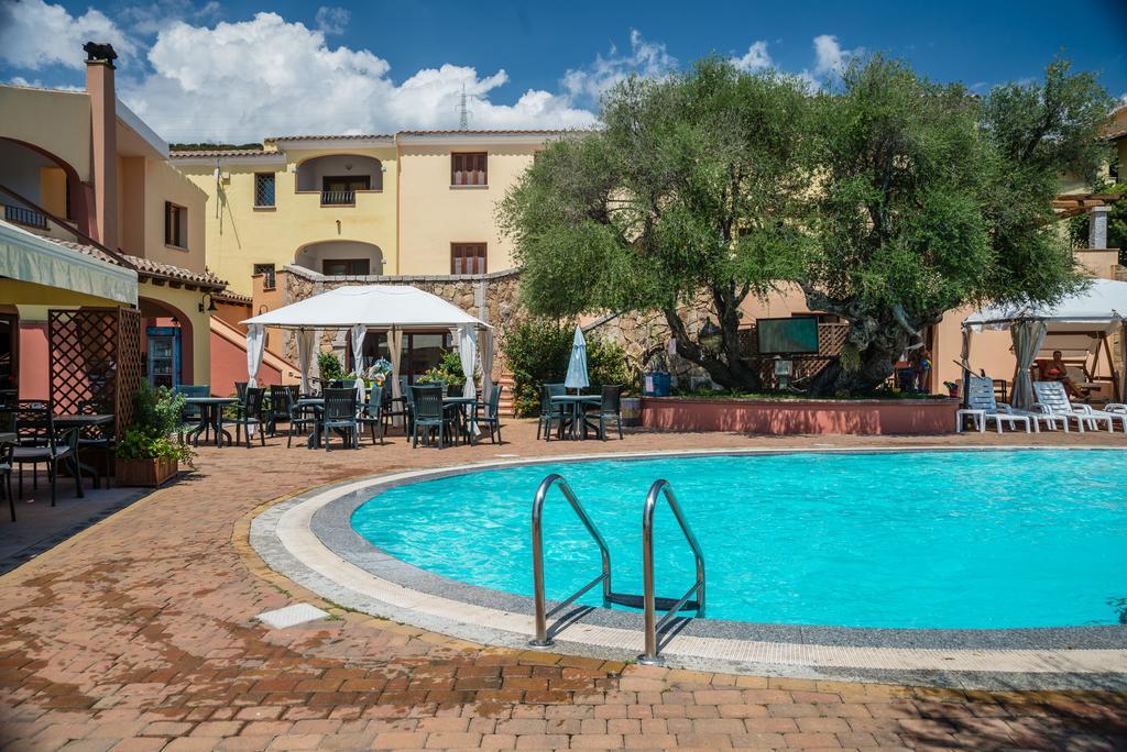 Aparthotel Li Troni Budoni Exterior foto