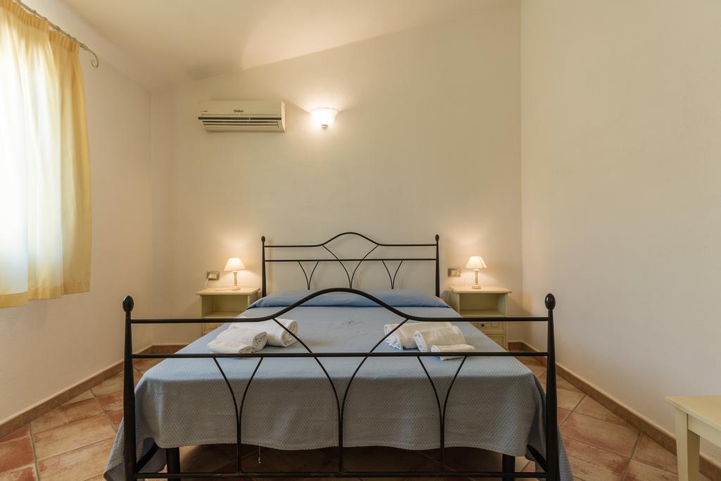 Aparthotel Li Troni Budoni Exterior foto